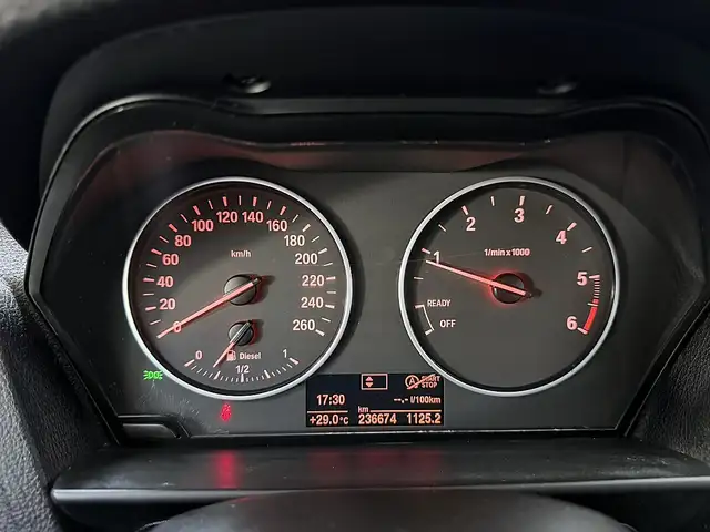 BMW 1 Series view 8