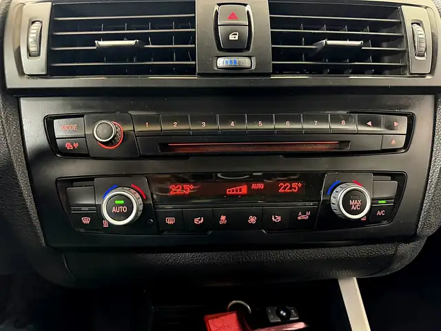 BMW 1 Series view 7