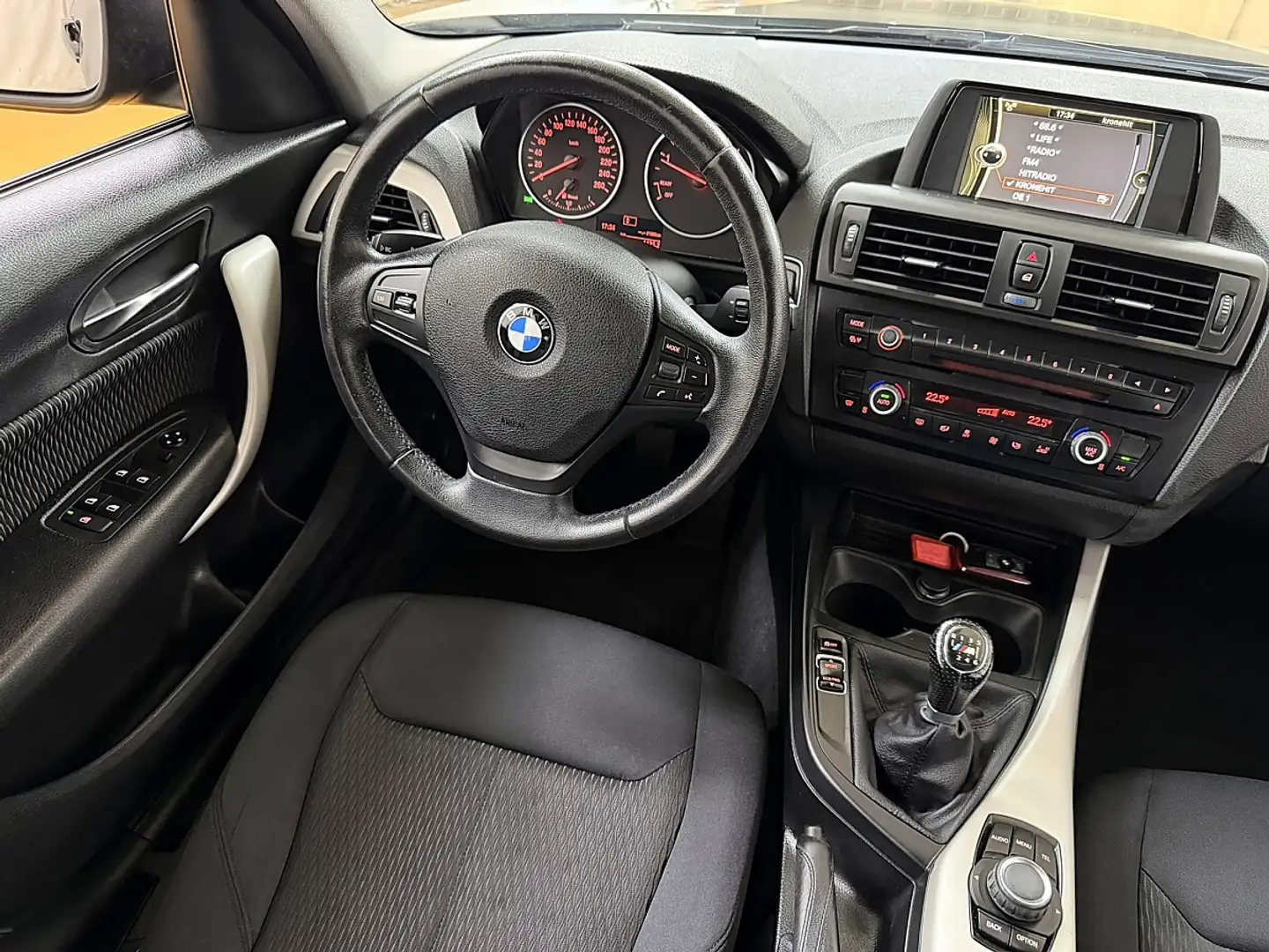 BMW 114 d Österreich-Paket Schwarz - 2