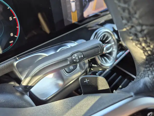 Mercedes-Benz GLB view 10