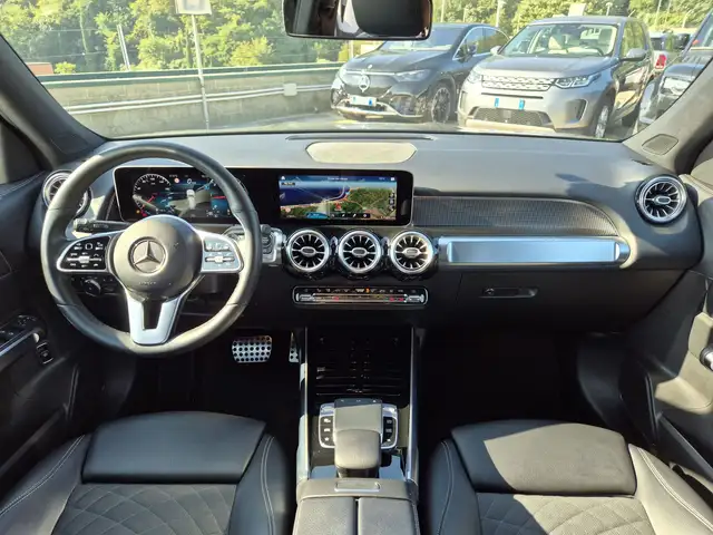 Mercedes-Benz GLB view 8