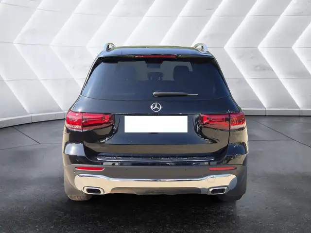Mercedes-Benz GLB view 3