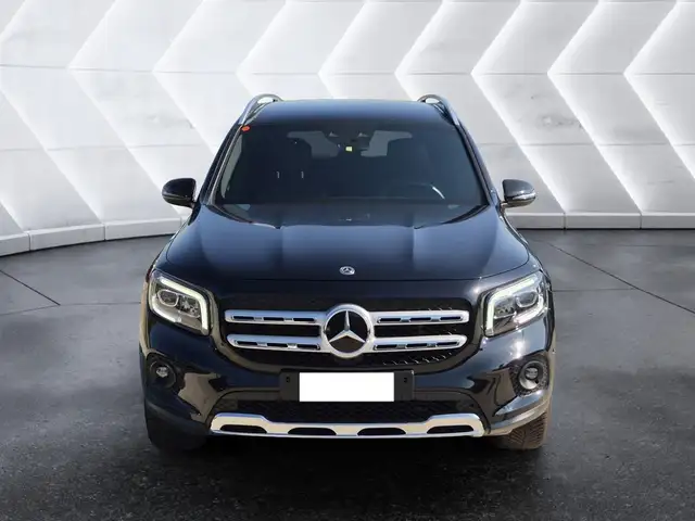 Mercedes-Benz GLB view 2