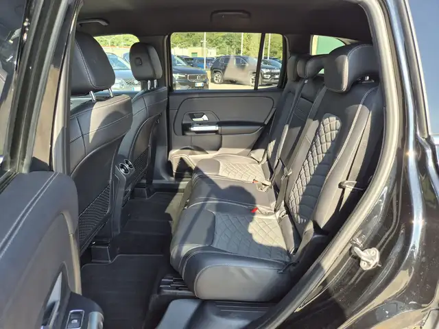 Mercedes-Benz GLB view 7