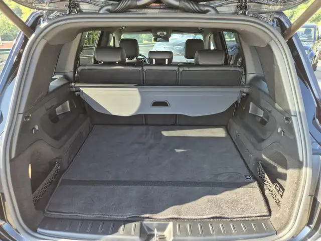 Mercedes-Benz GLB view 12