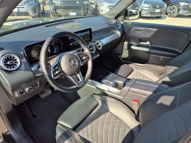 Mercedes-Benz GLB view 6