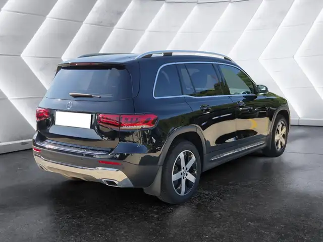Mercedes-Benz GLB view 4