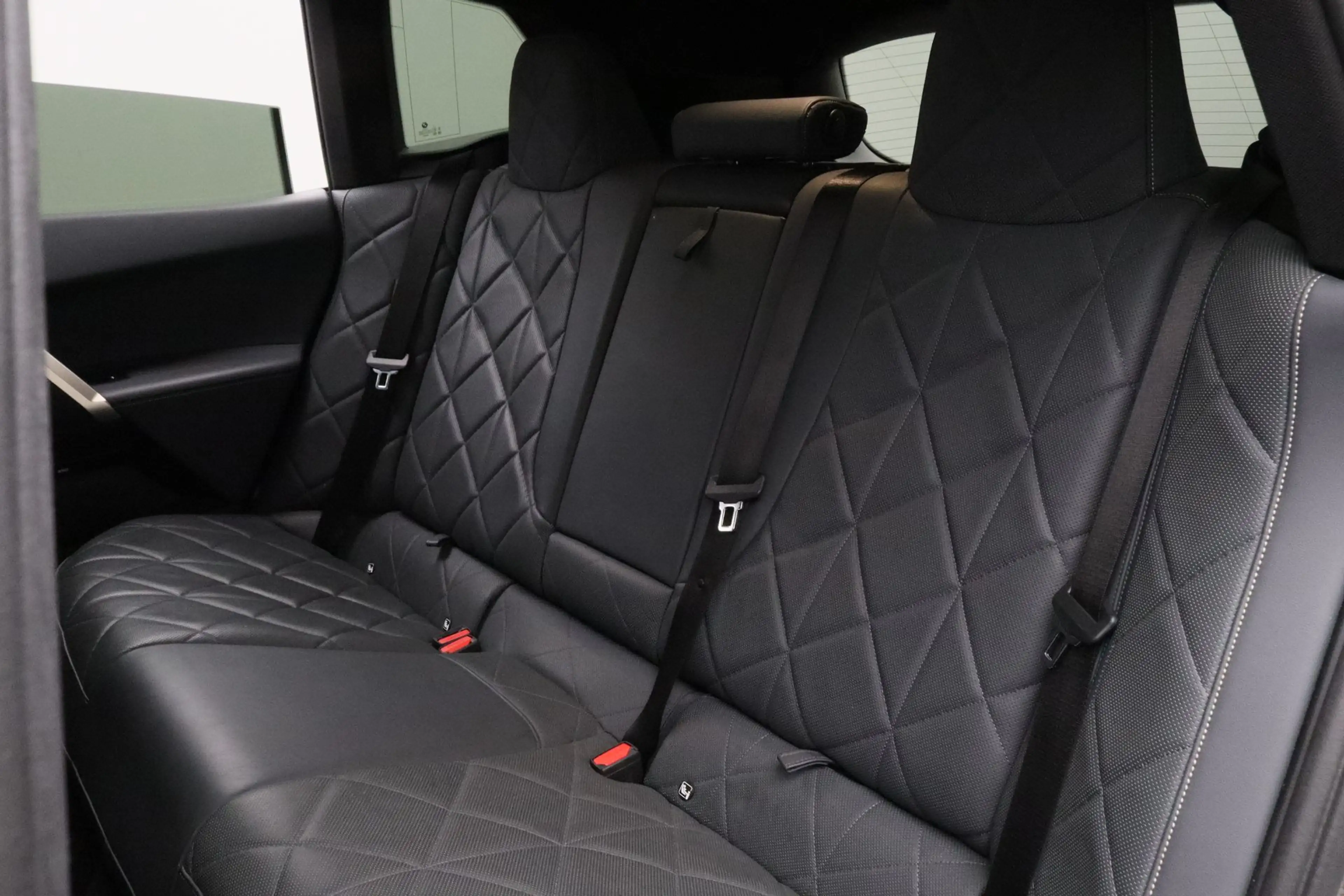 BMW iX xDrive40 High Executive 77 kWh | HIFI System Harma — photo 15