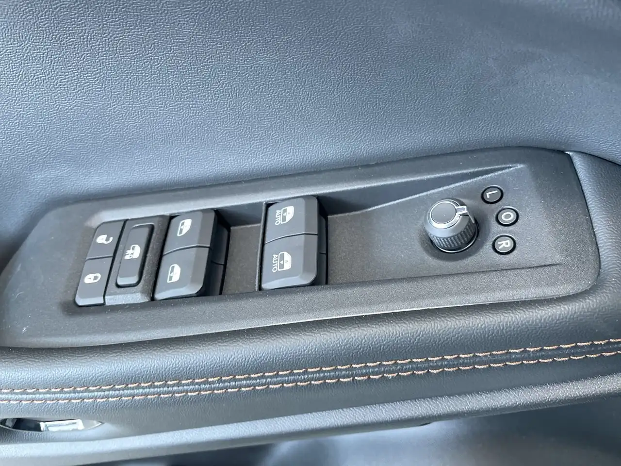 Jeep Cherokee снимка Jeep Cherokee