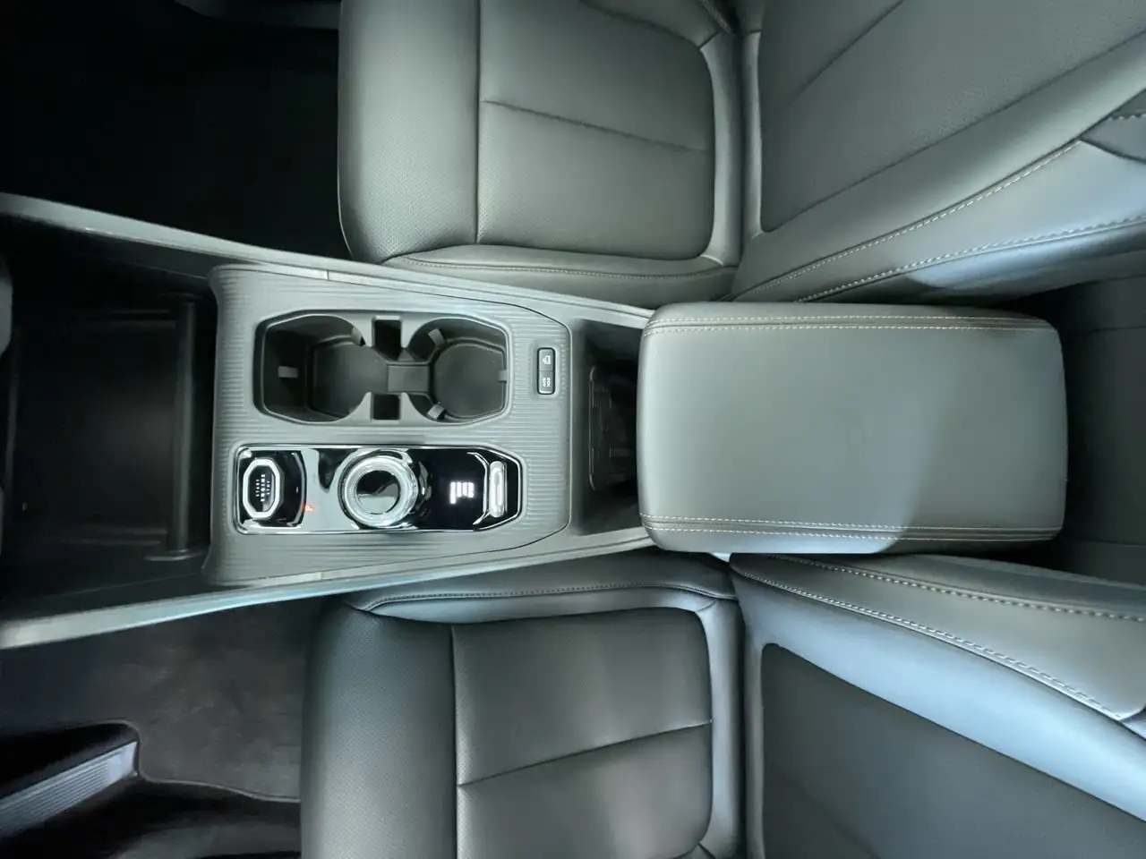 Jeep Cherokee снимка Jeep Cherokee