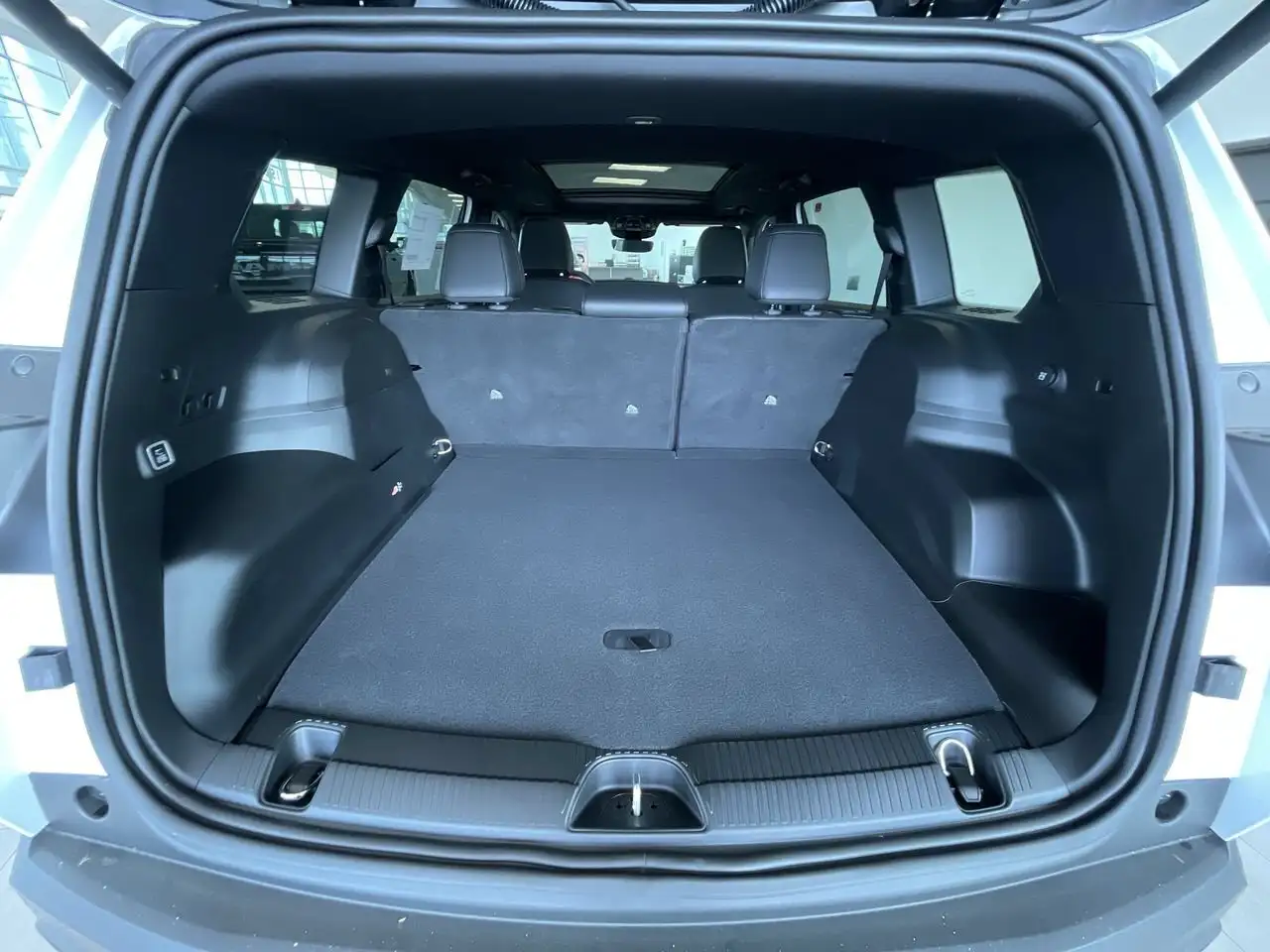 Jeep Cherokee снимка Jeep Cherokee
