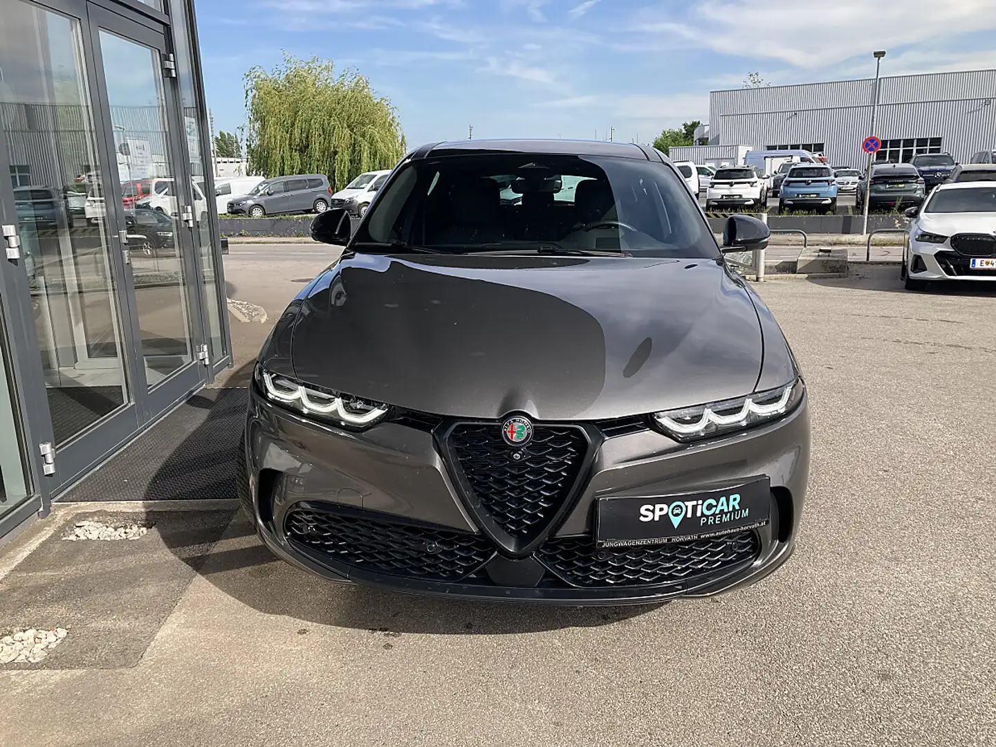Alfa Romeo Tonale Sprint 1.5 T4 48V MHEV VGT DCT Grau - 2
