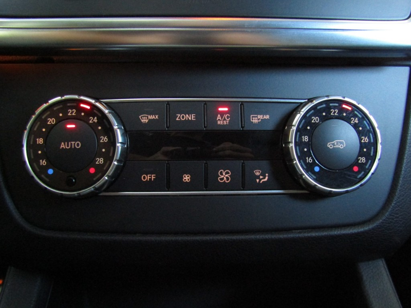Mercedes-Benz ML 350 BLUETEC 4MATIC — photo 14