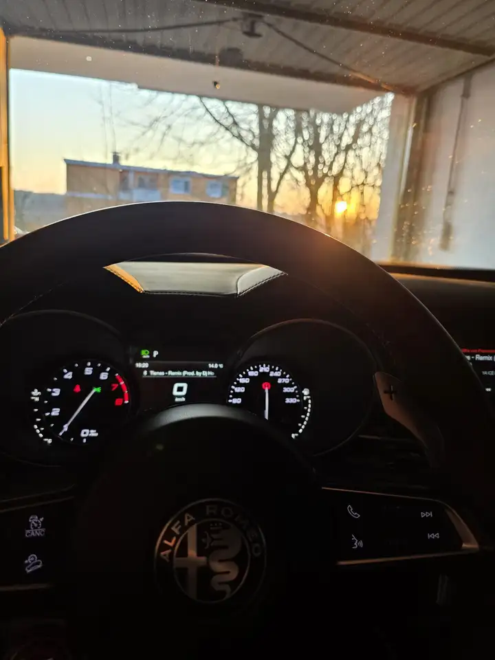 Alfa Romeo Stelvio 2023