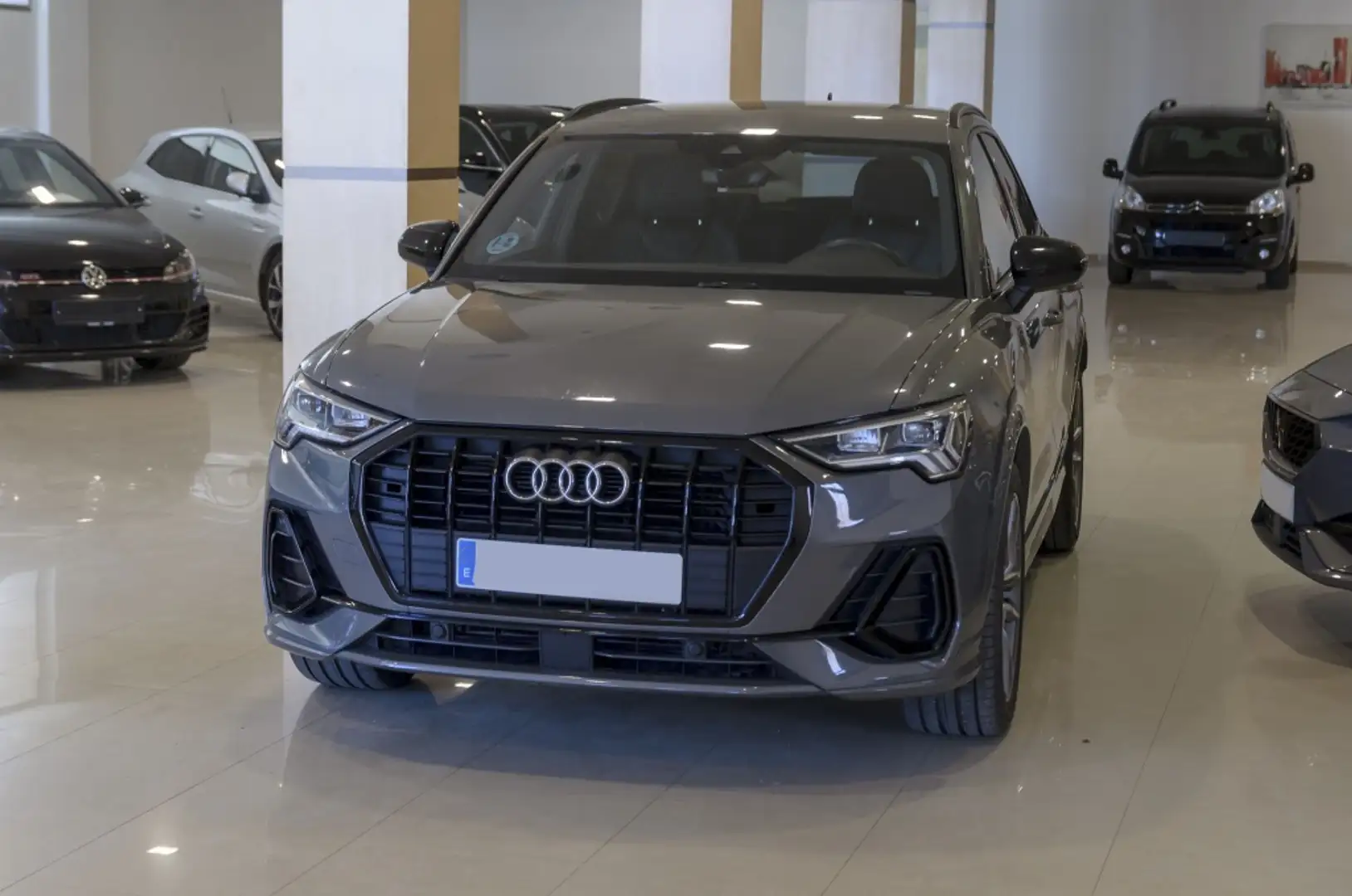 Audi Q3 35 TDI S line S tronic 110kW Grau - 2