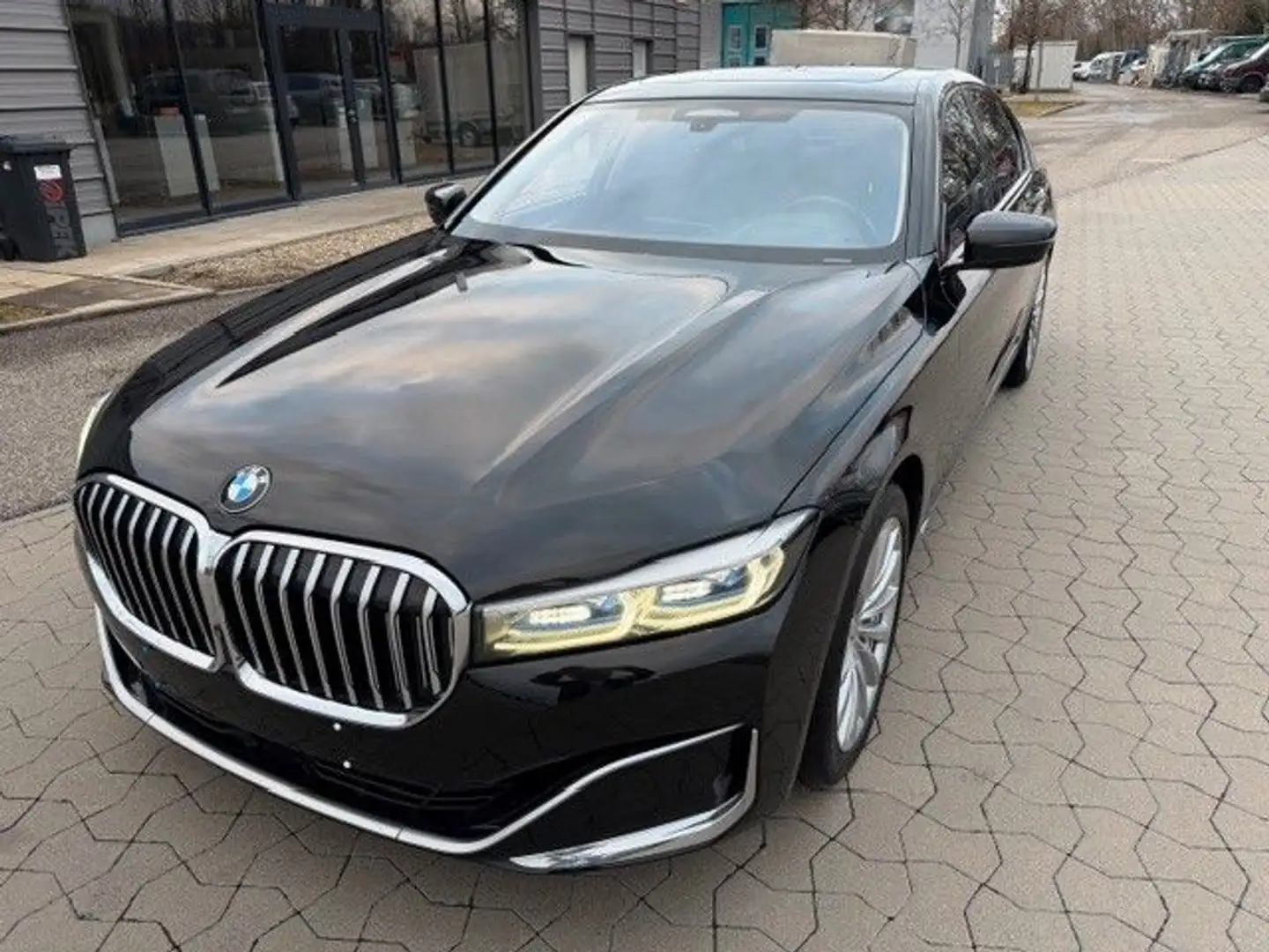 BMW 750 i xDrive Head-Up/Laserlicht/Standheizung/ Schwarz - 2