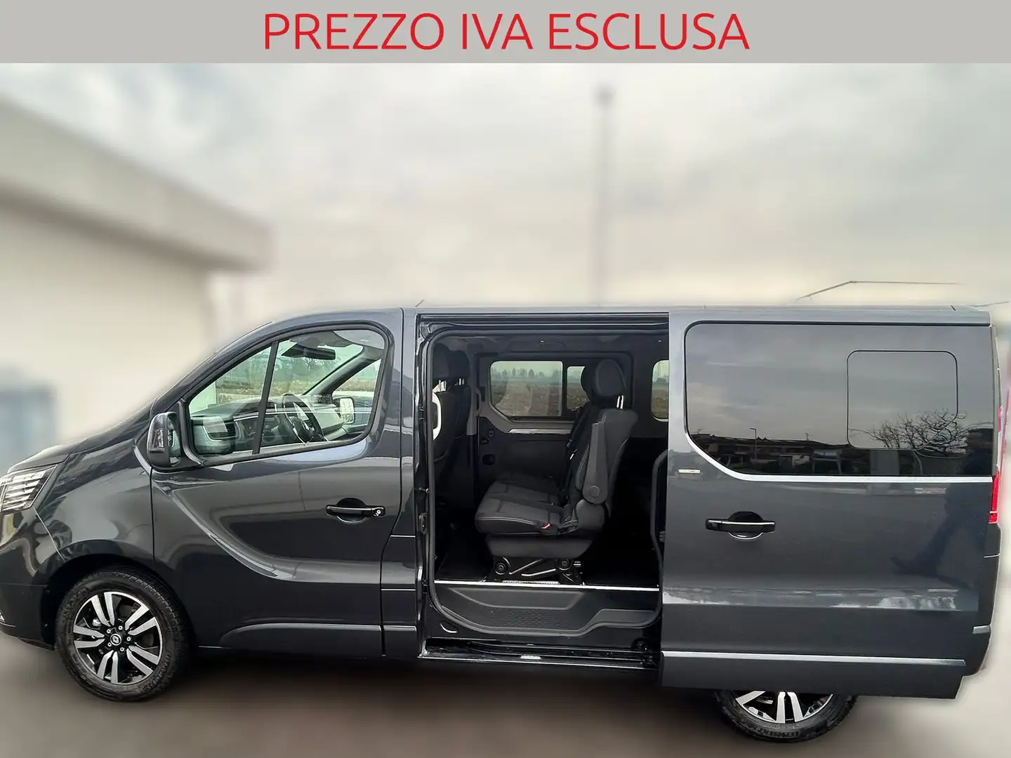 Renault Trafic BluedCi 150CV Gris - 2