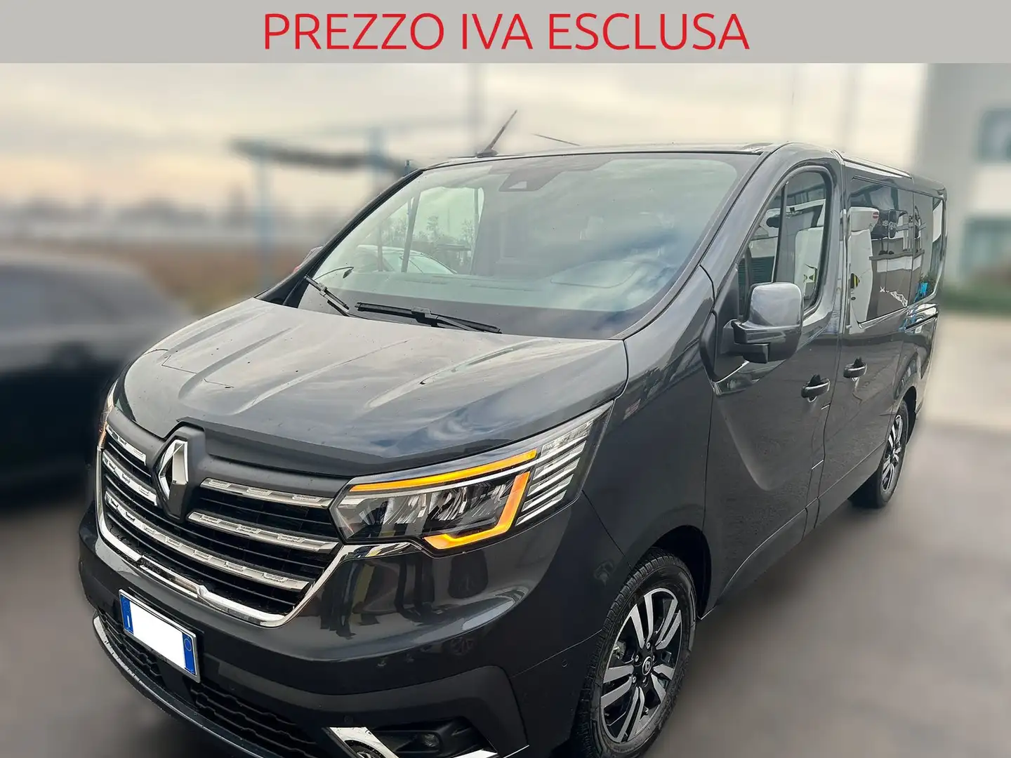 Renault Trafic BluedCi 150CV Gris - 1