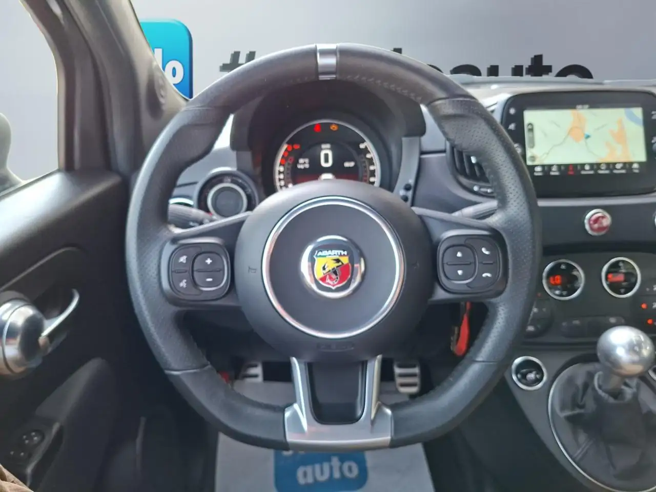 Abarth 595 2024 — фото 10