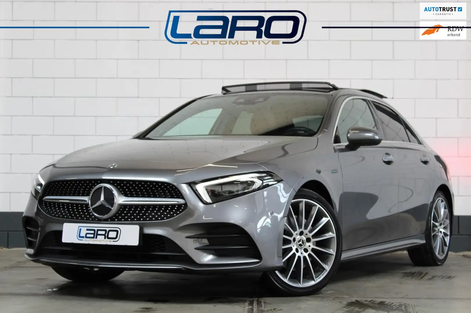Mercedes-Benz A 250 e AMG Limousine | Pano Memory Burmester 360° Cam M Grijs - 1