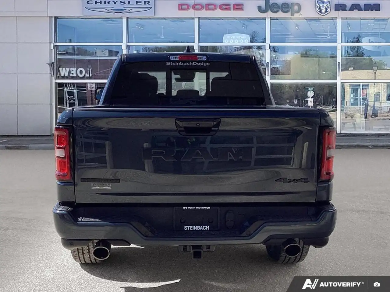RAM 1500 снимка RAM 1500