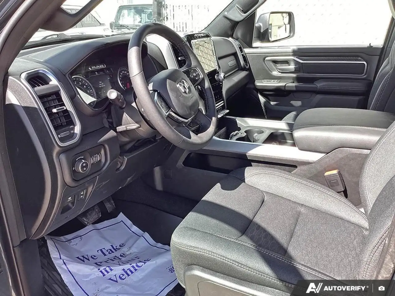 RAM 1500 снимка RAM 1500