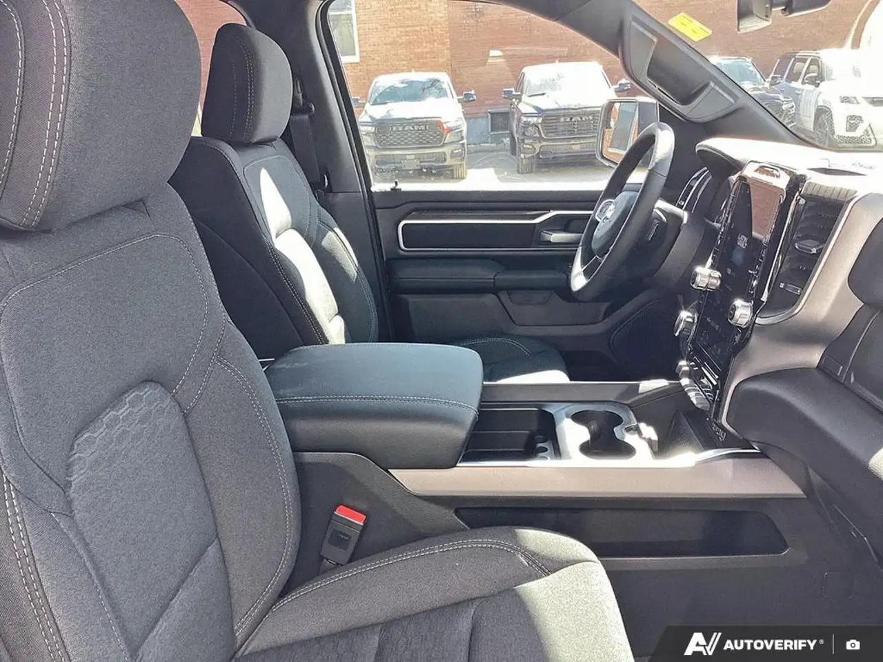 RAM 1500 снимка RAM 1500