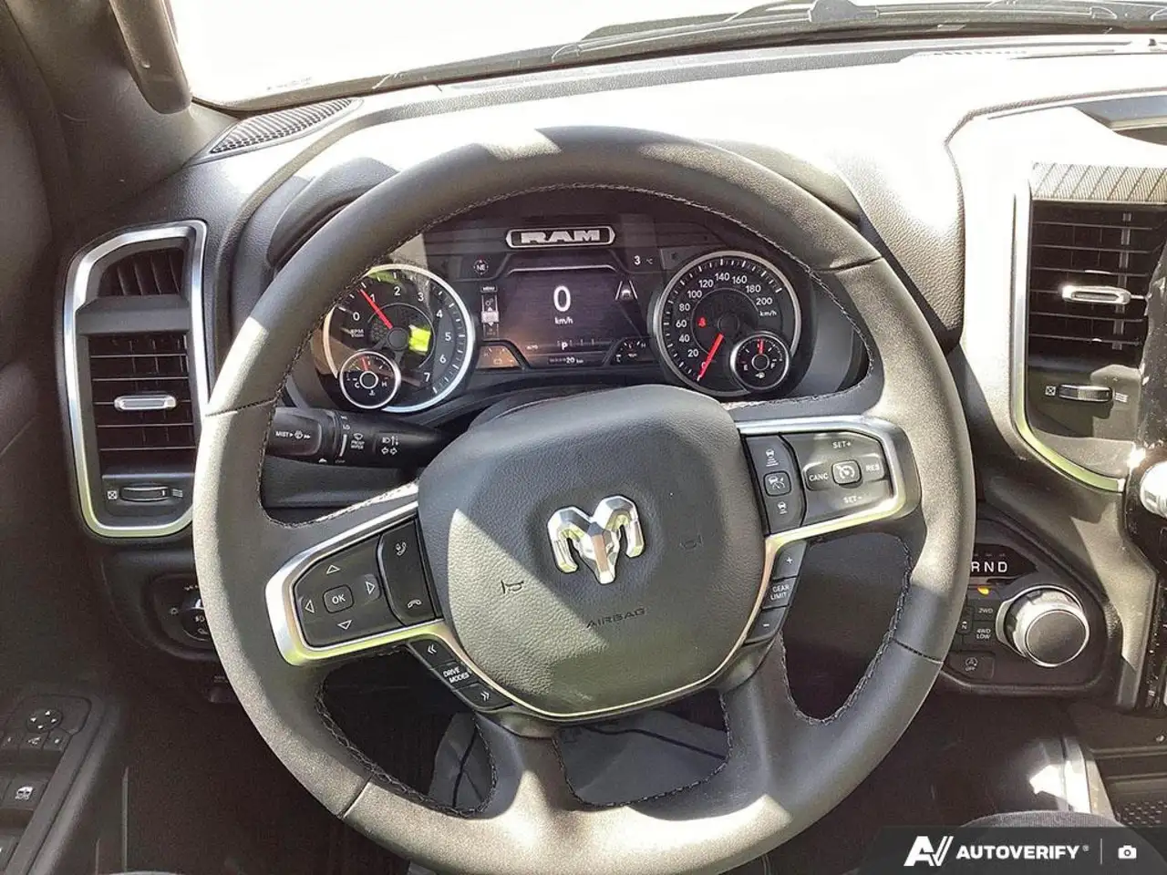 RAM 1500 снимка RAM 1500