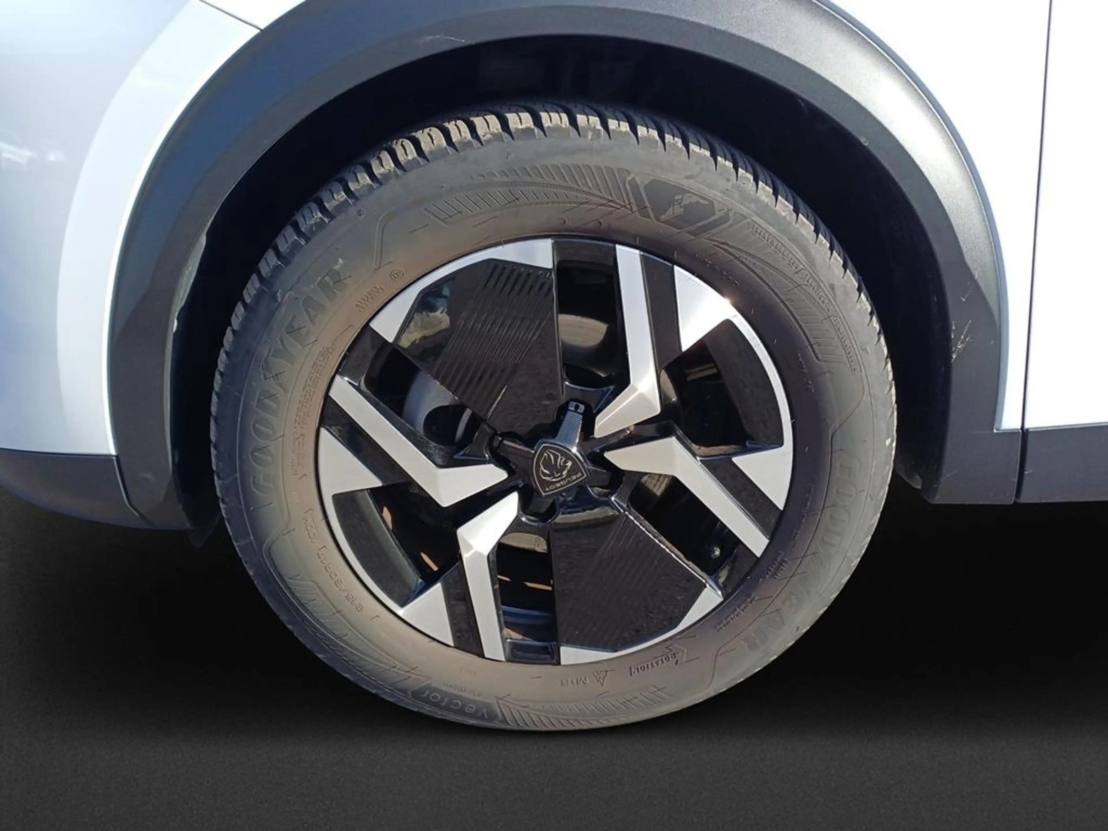 Peugeot 2008 Allure — photo 8