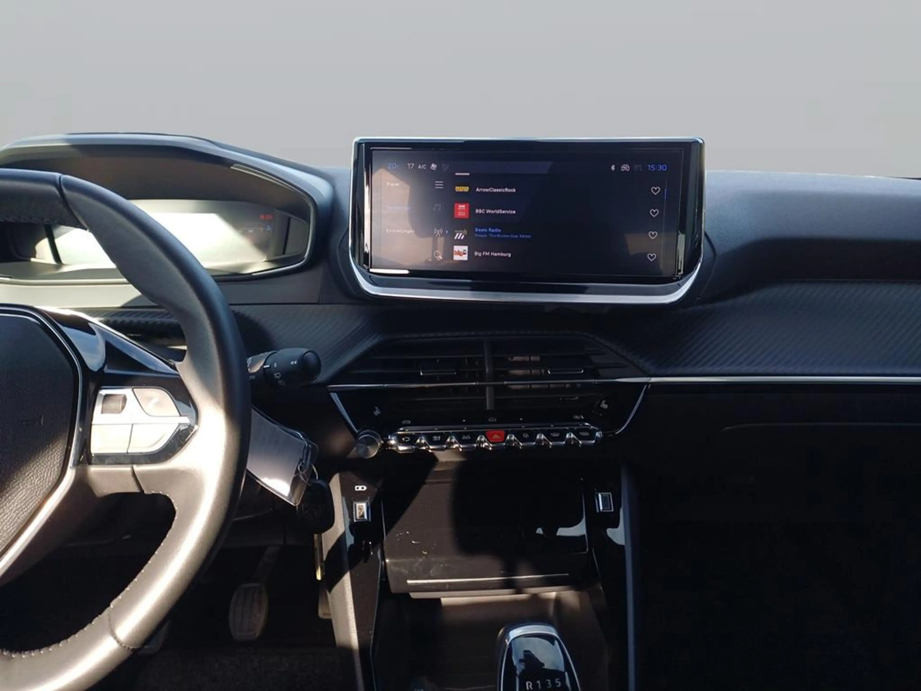 Peugeot 2008 Allure — photo 12