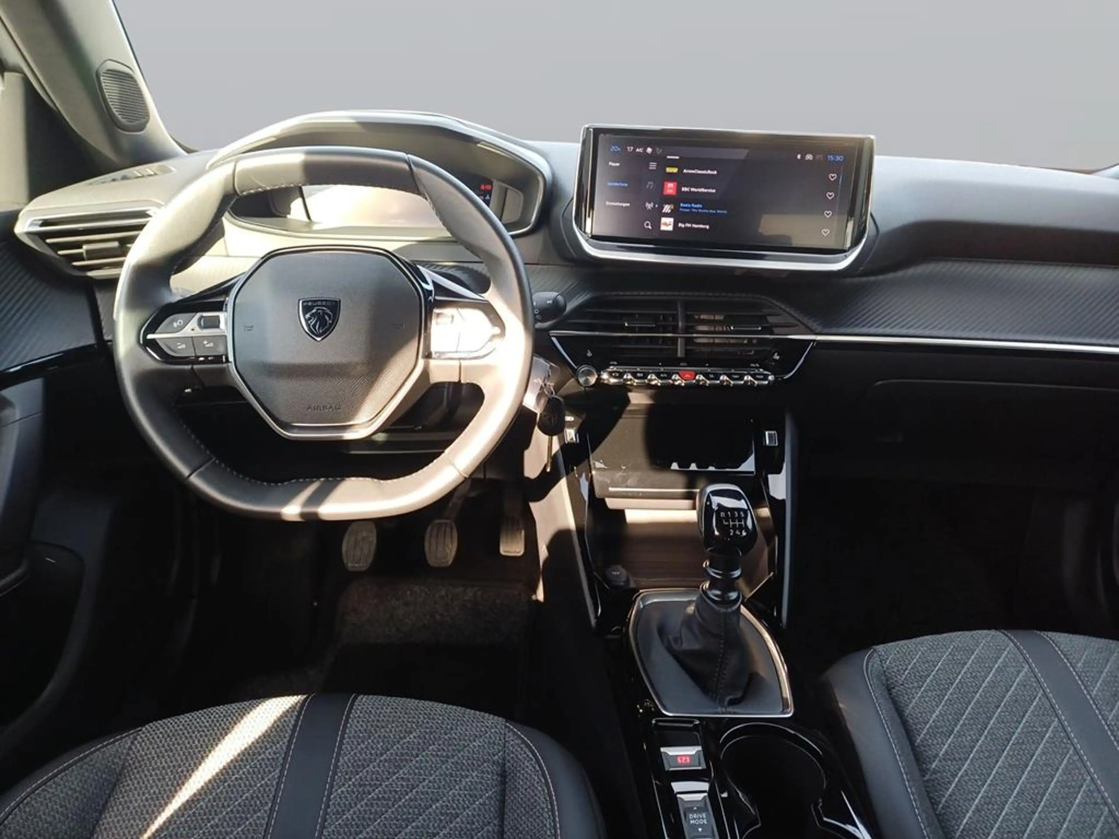 Peugeot 2008 Allure — photo 10