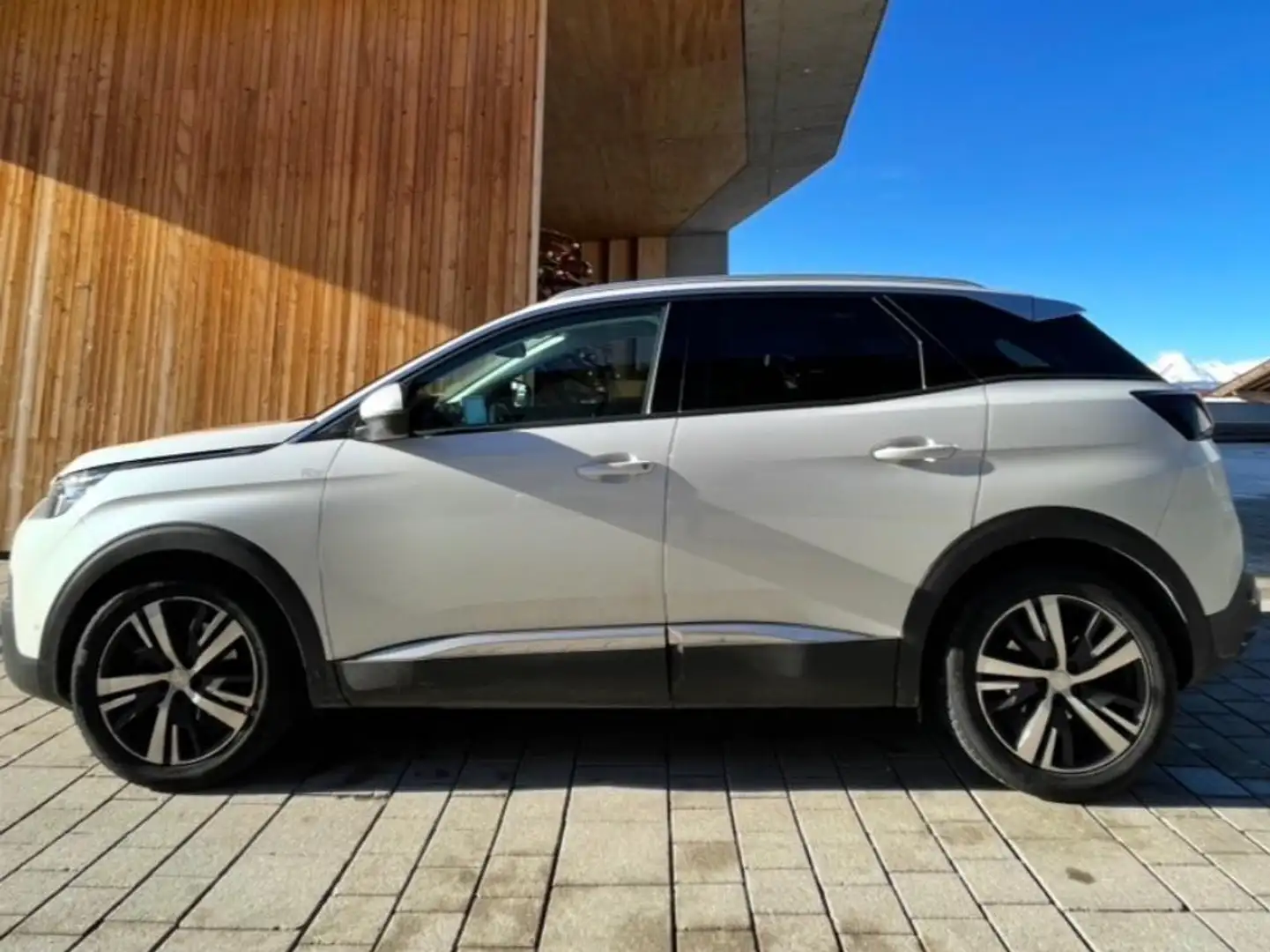 Peugeot 3008 3008 1,5 BlueHDi 130 S Weiß - 1