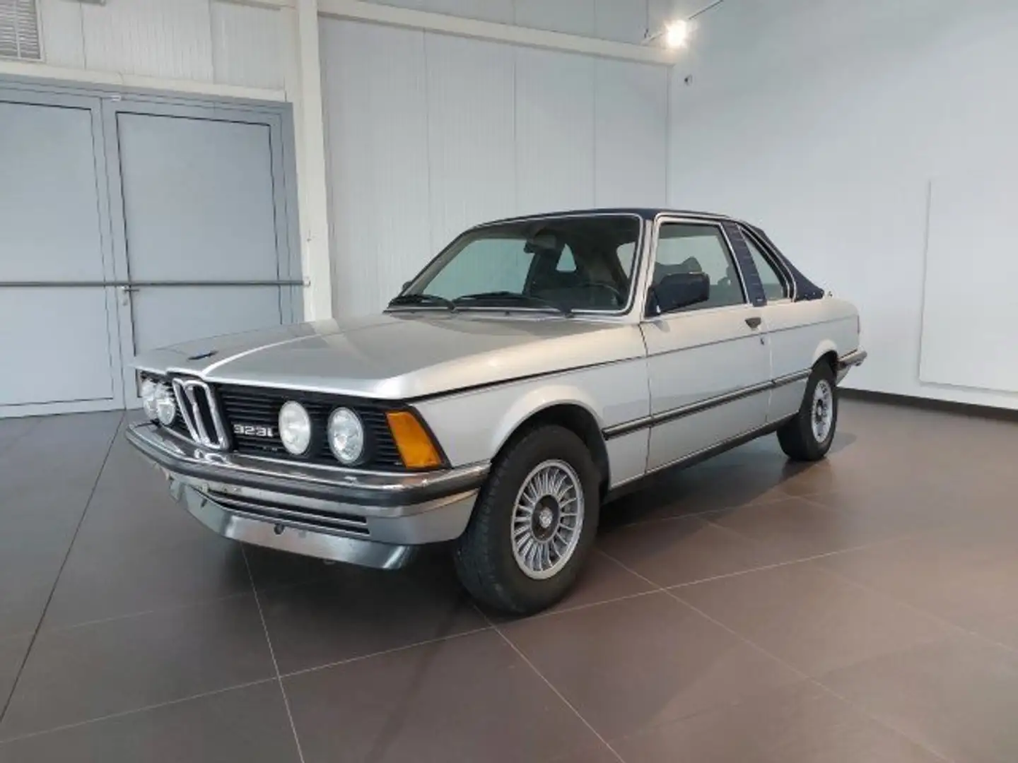 BMW 323 I E21 Baur Zilver - 1