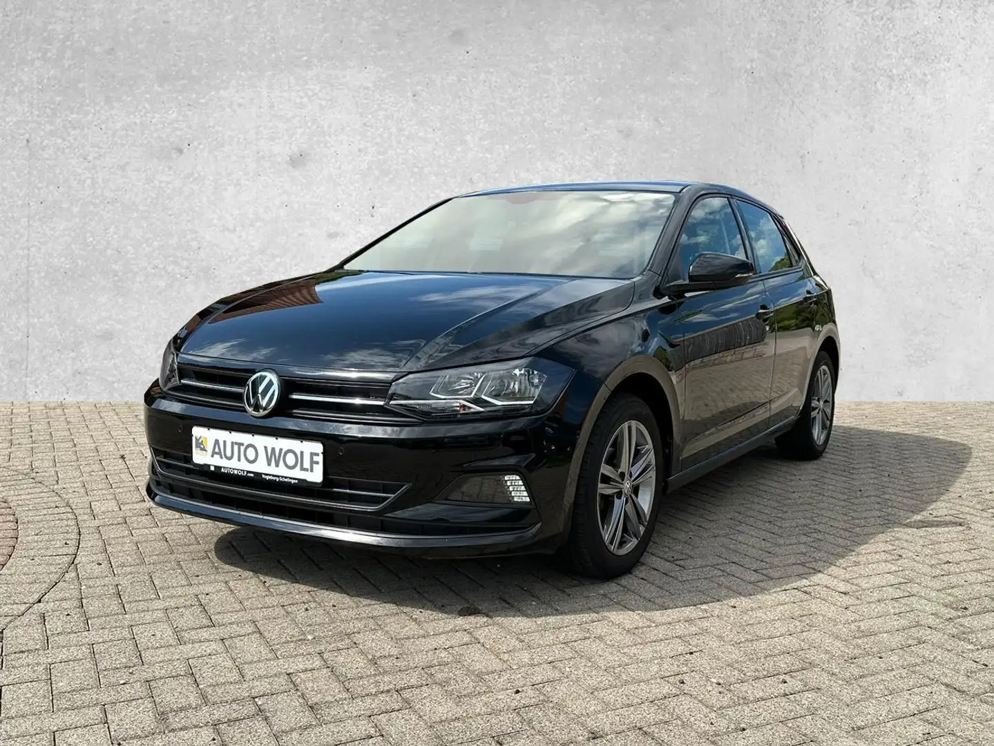Volkswagen Polo VI 1.0 MPI Comfortline *Panorama*Navi*PDC* Noir - 2
