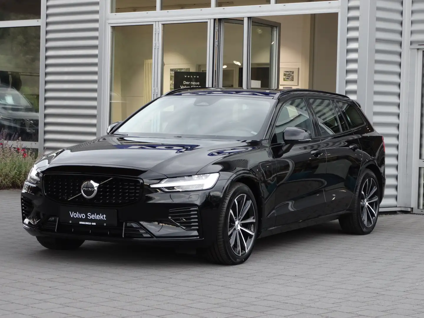 Volvo V60 Plus Dark Recharge T6 AWD Plug-In Hybrid Negro - 1