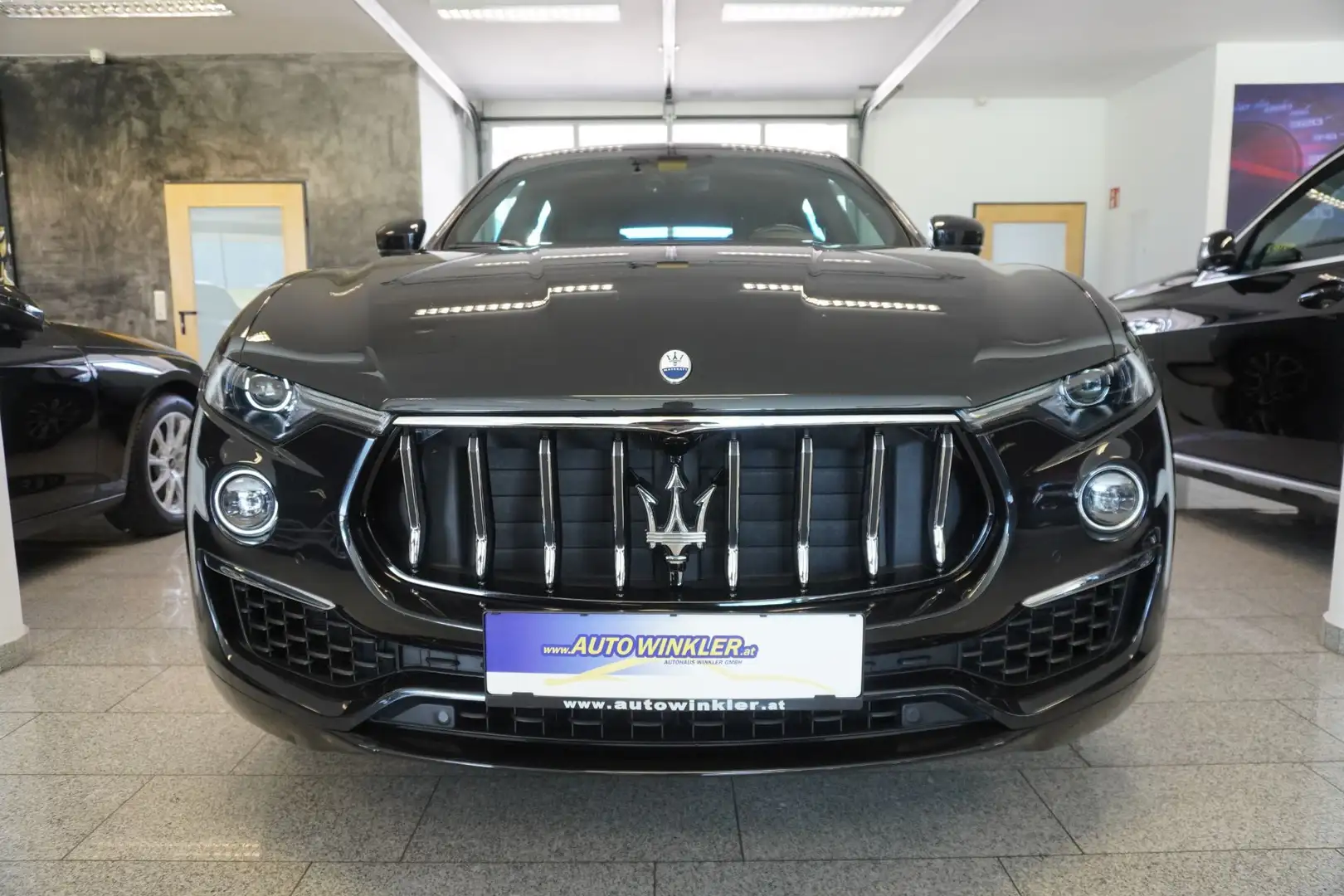 Maserati Levante V6 Q4 GT 330CV Schwarz - 2