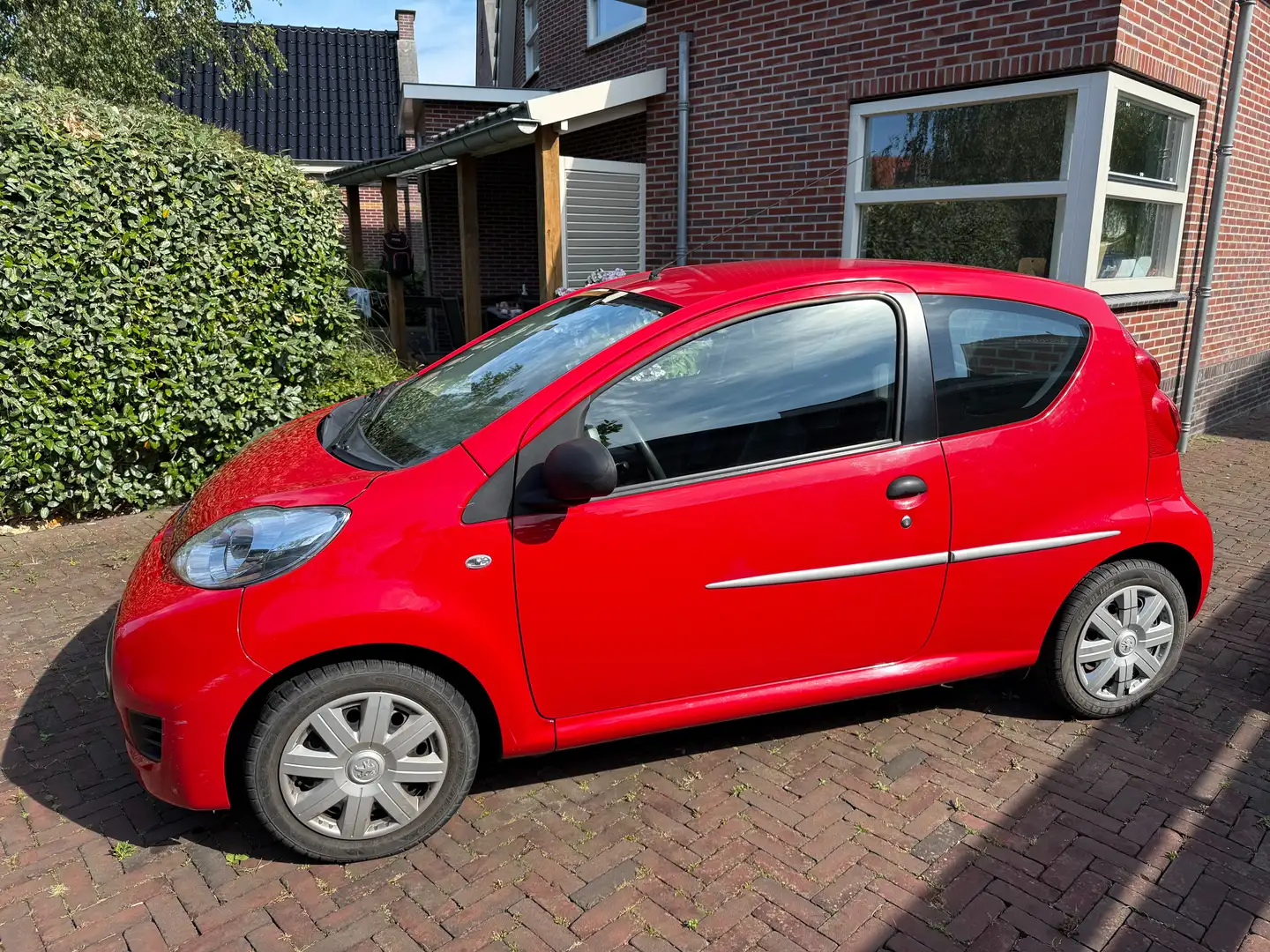 Peugeot 107 107 1.0-12V XR Rouge - 2