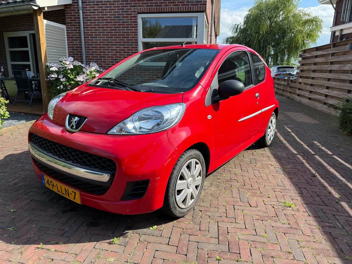 Peugeot 107 107 1.0-12V XR Rouge - 1