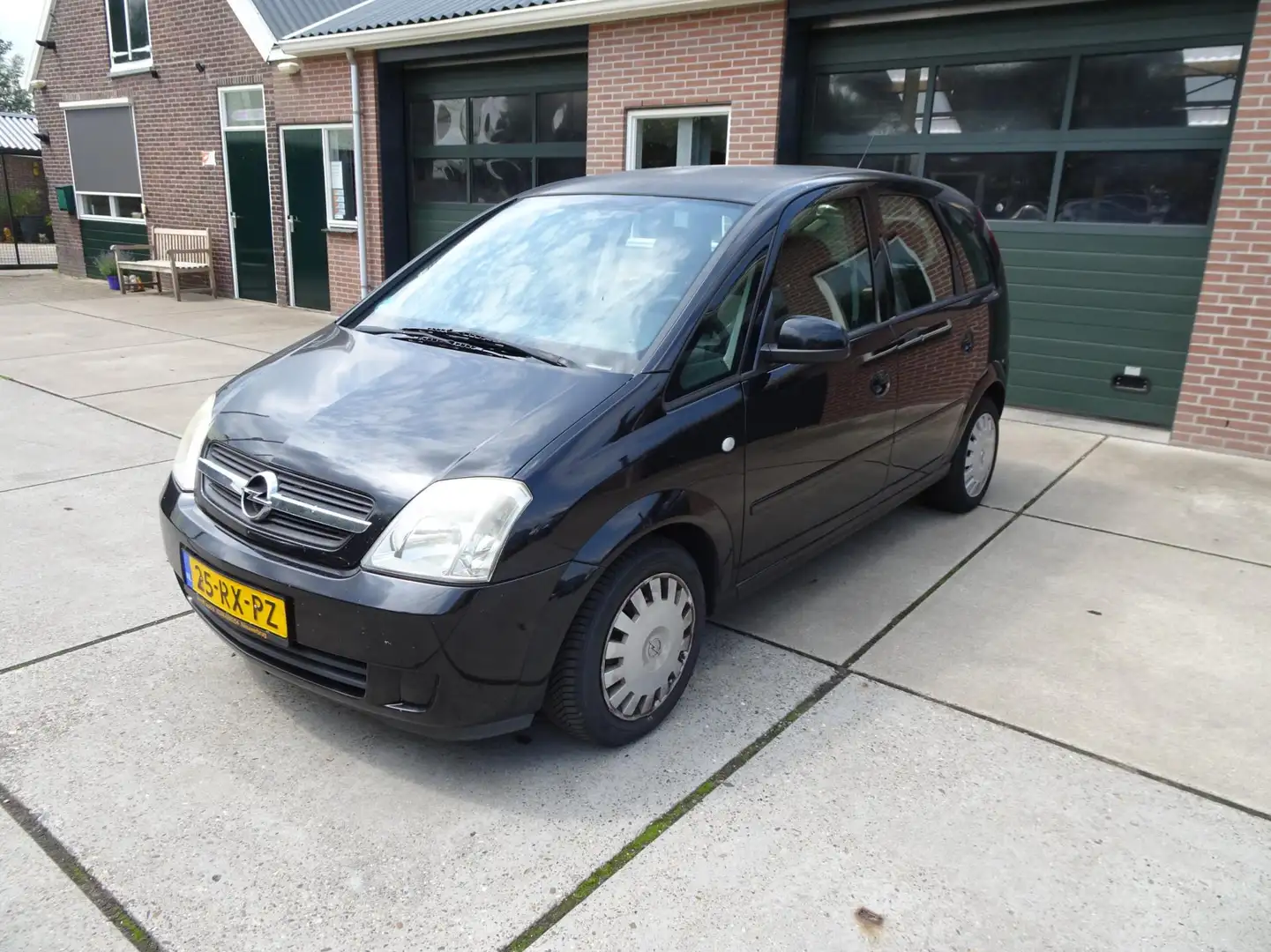 Opel Meriva 1.6-16V Enjoy Zwart - 1