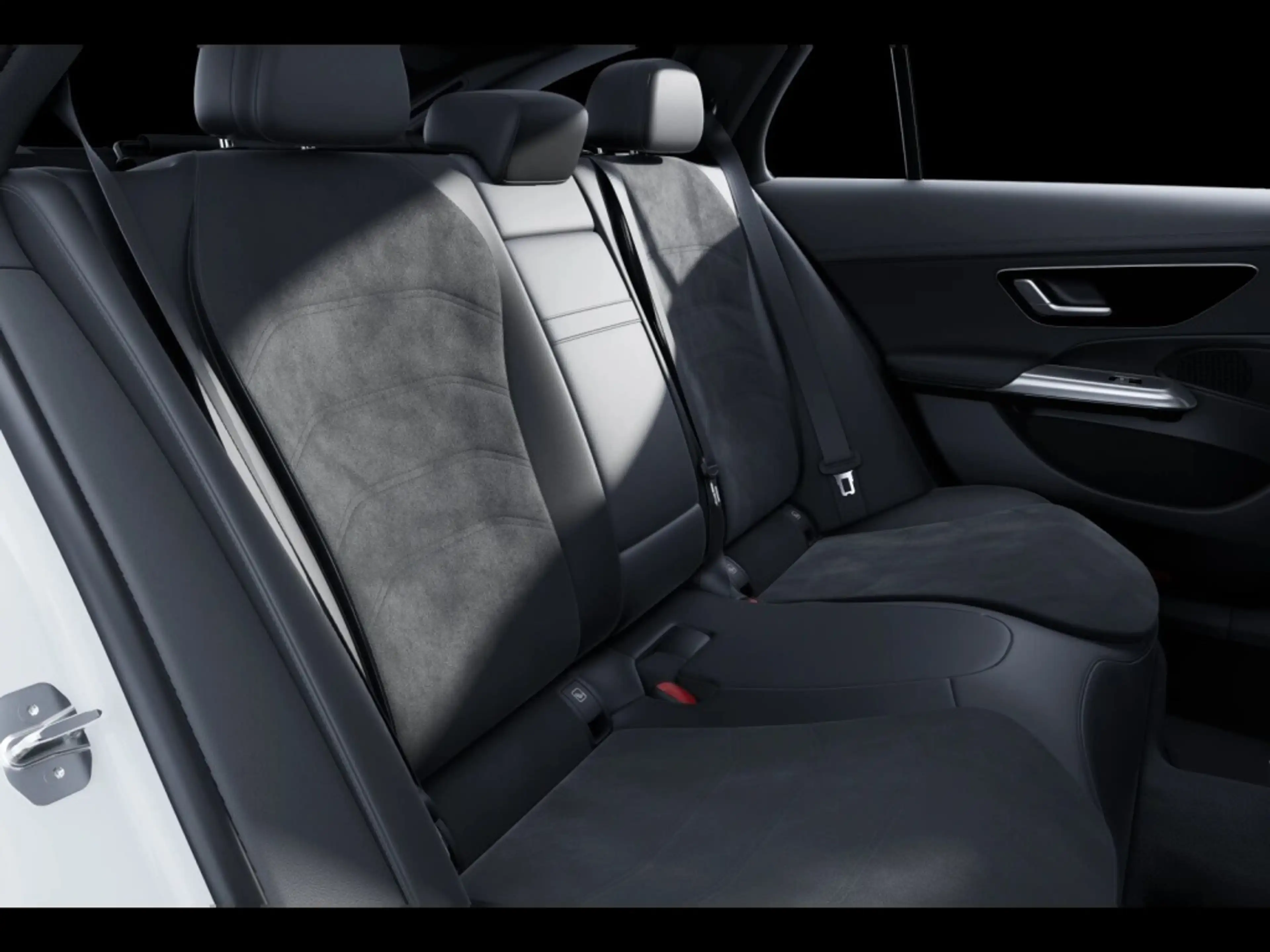 Mercedes-Benz E 220 d T AMG AHK WINTER-P. DISTRONIC KEYLESS — photo 11