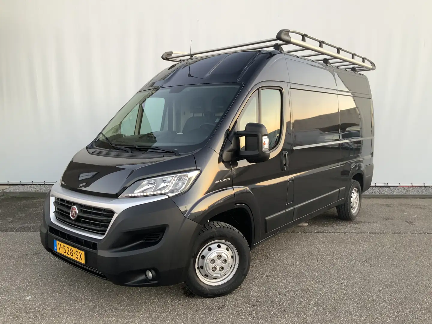 Fiat Ducato 30 2.3 MultiJet L2H2 Airco Cruise Navi 3 Zits Trek Schwarz - 1