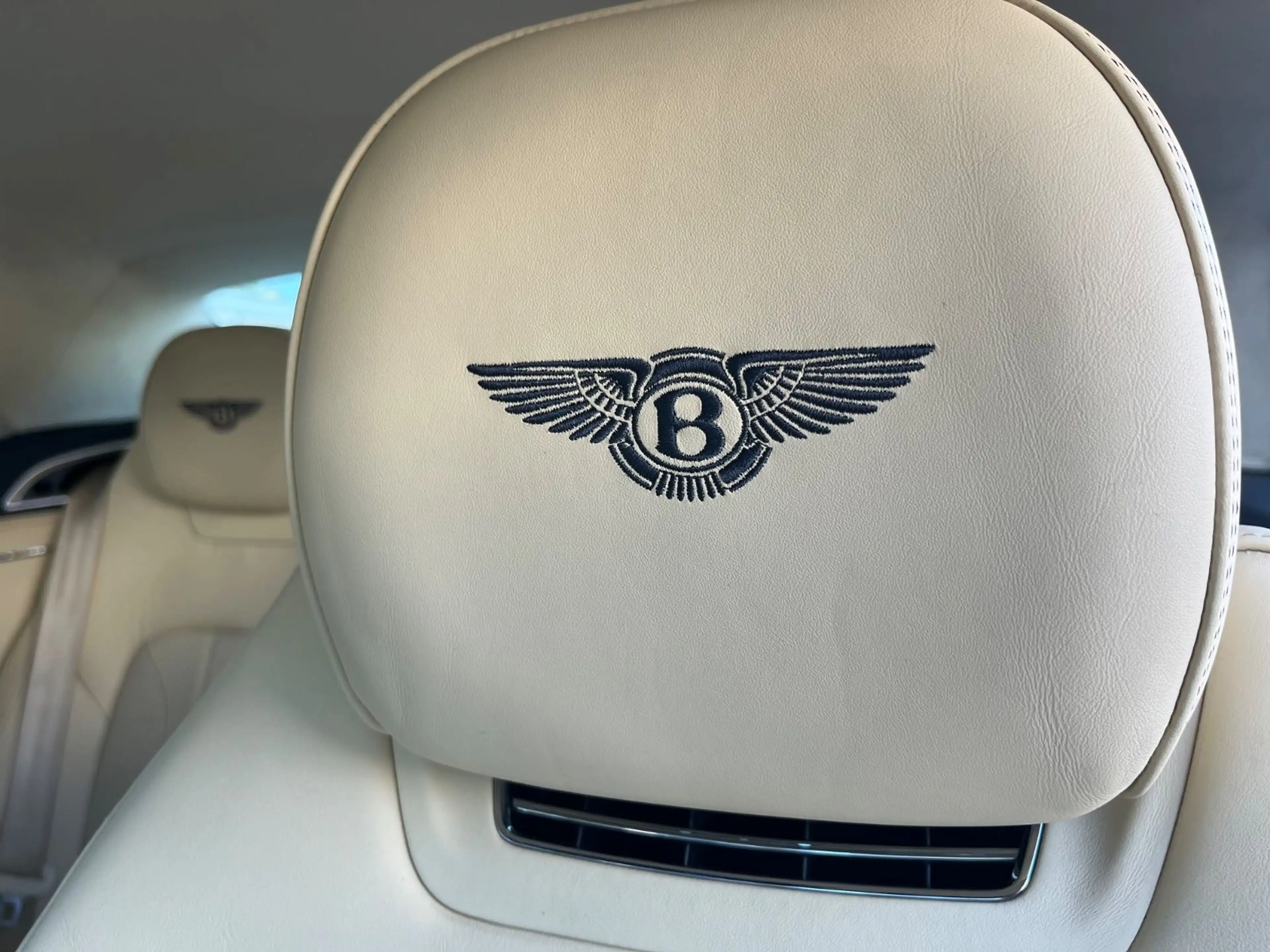 Bentley Continental GTC V8 Matrix-LED 21" BelüfteteSitz — photo 12