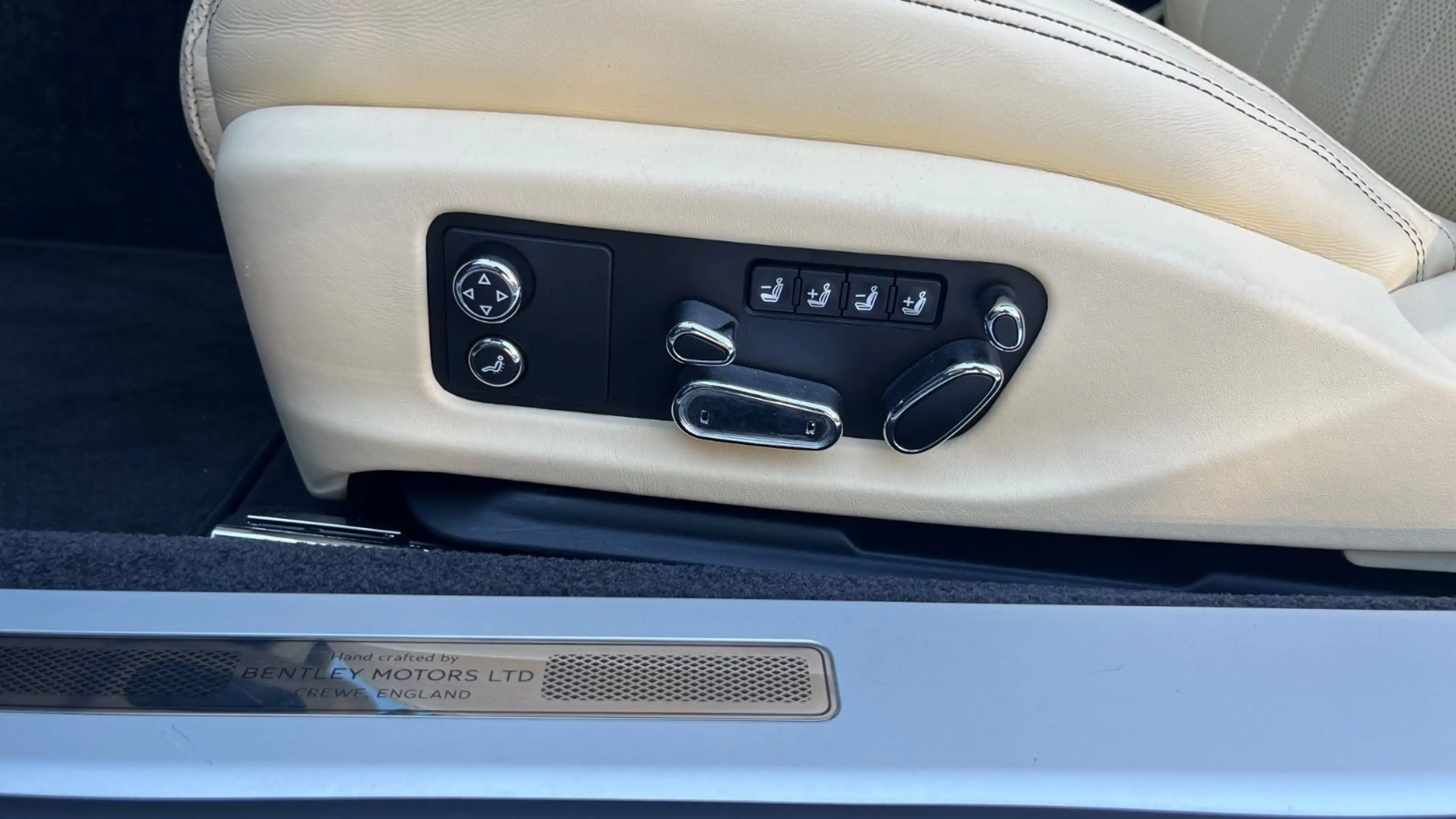 Bentley Continental GTC V8 Matrix-LED 21" BelüfteteSitz — photo 9
