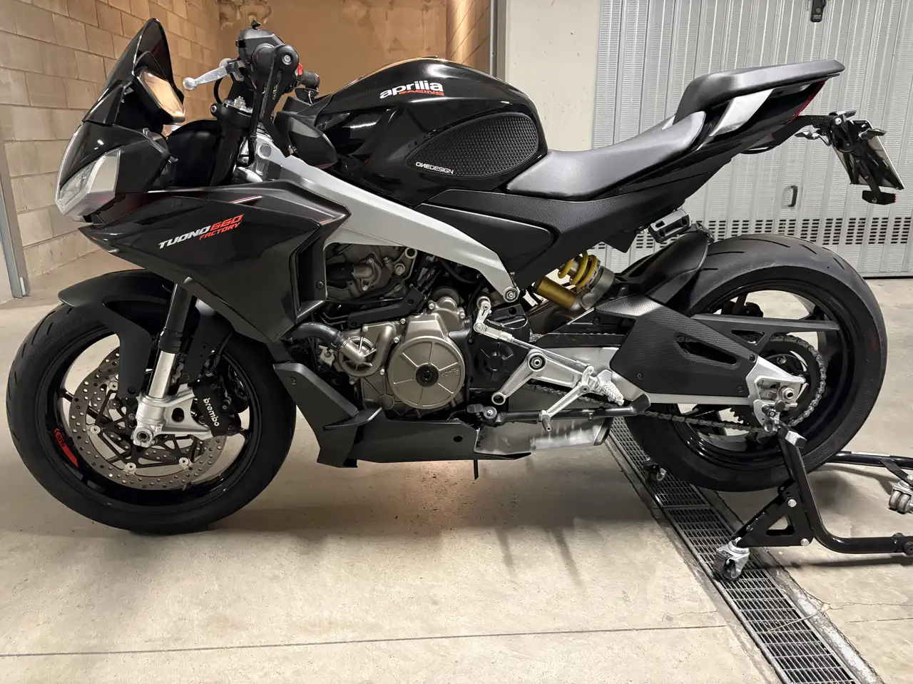 Aprilia Tuono
