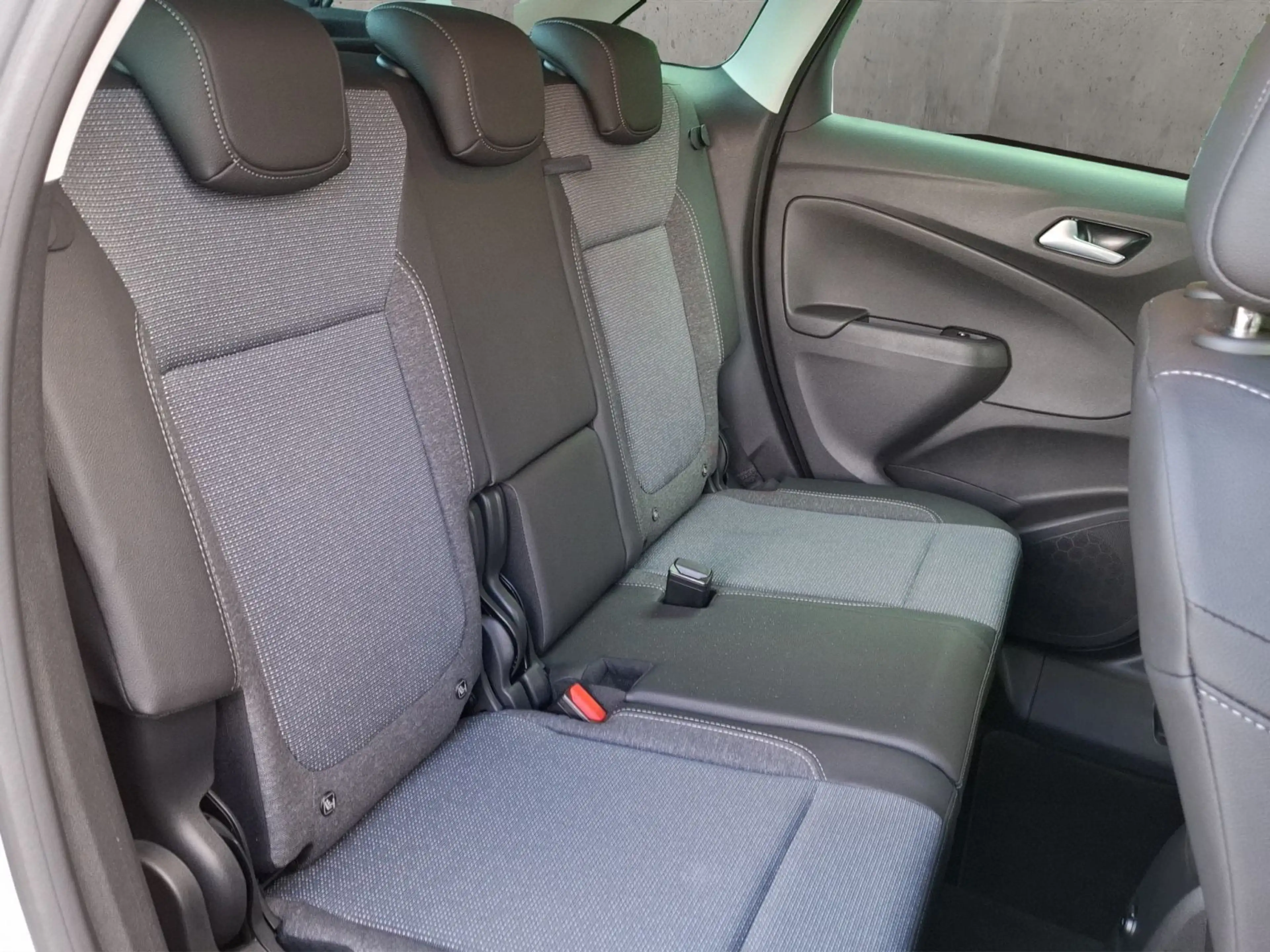 Opel Crossland , Elegance Paket, 1.2 Direct Injection — photo 14