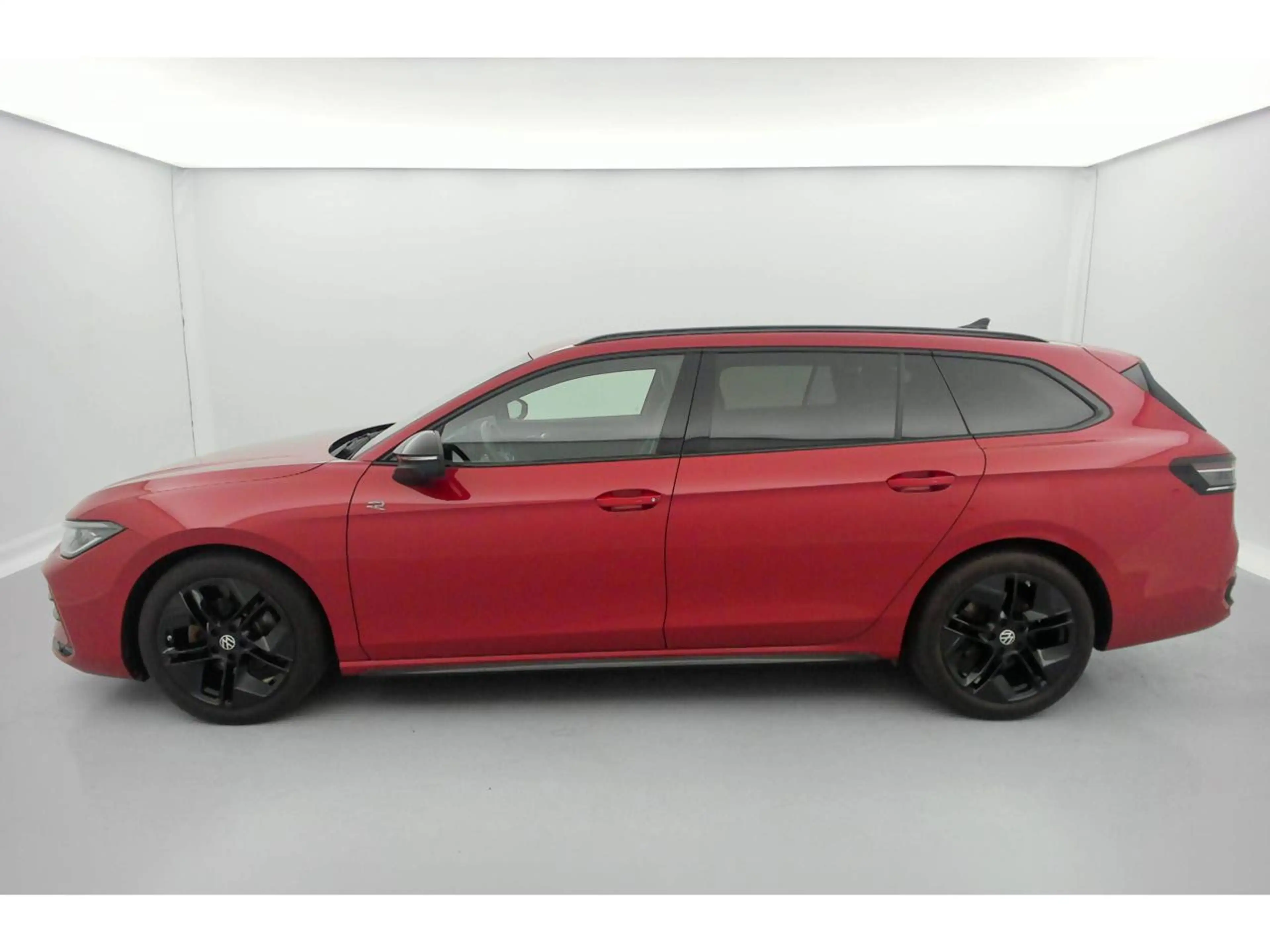 Volkswagen Passat Variant Passat Variant 1.5 eTSI R-Line Business Premium OPF DSG — photo 4