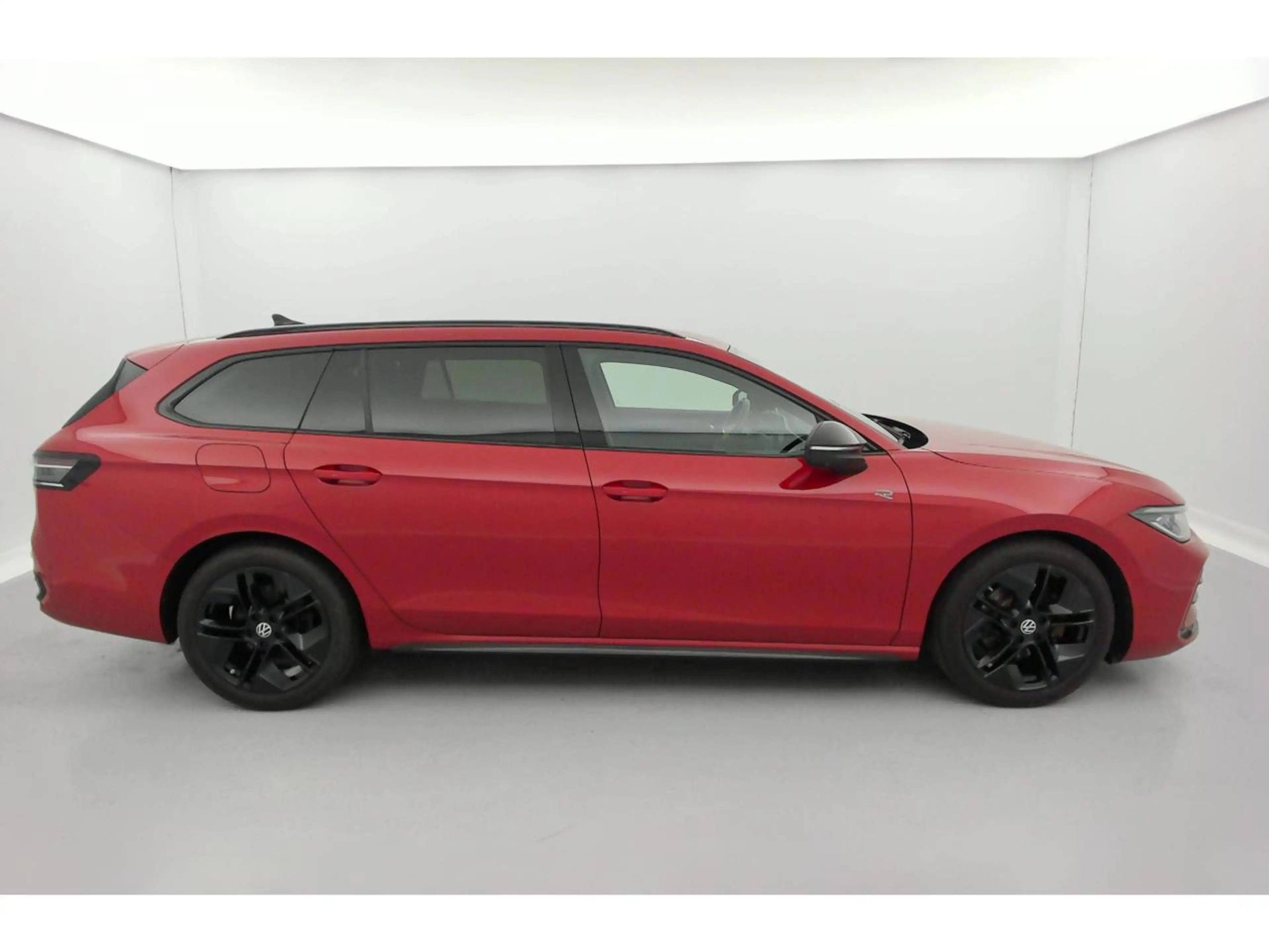 Volkswagen Passat Variant Passat Variant 1.5 eTSI R-Line Business Premium OPF DSG — photo 11