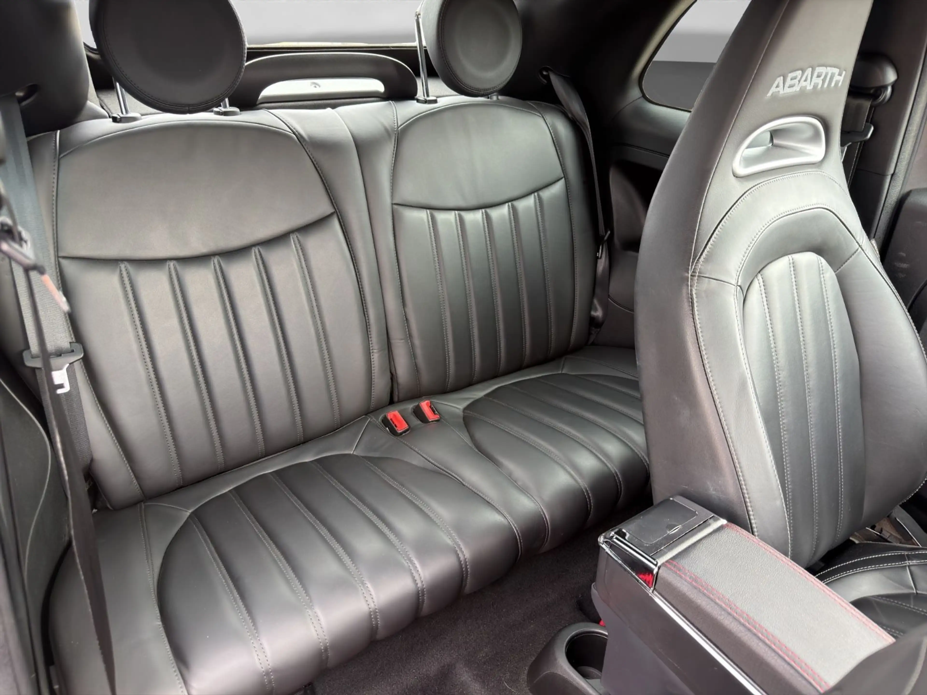 Abarth 595C 1.4 Turbo Turismo Navi Xenon DAB Navi — photo 12