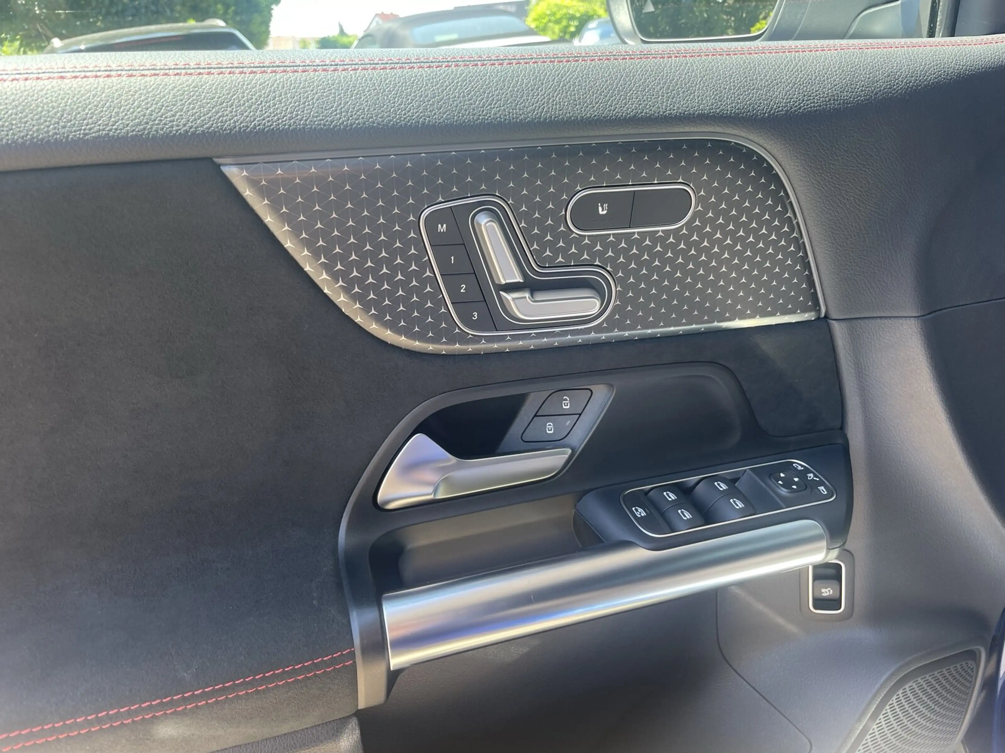 Mercedes-Benz EQA 350 EQA 350 4M AMG *AHK*DISTR*360CAM*LED*TOTWINKEL* — photo 10