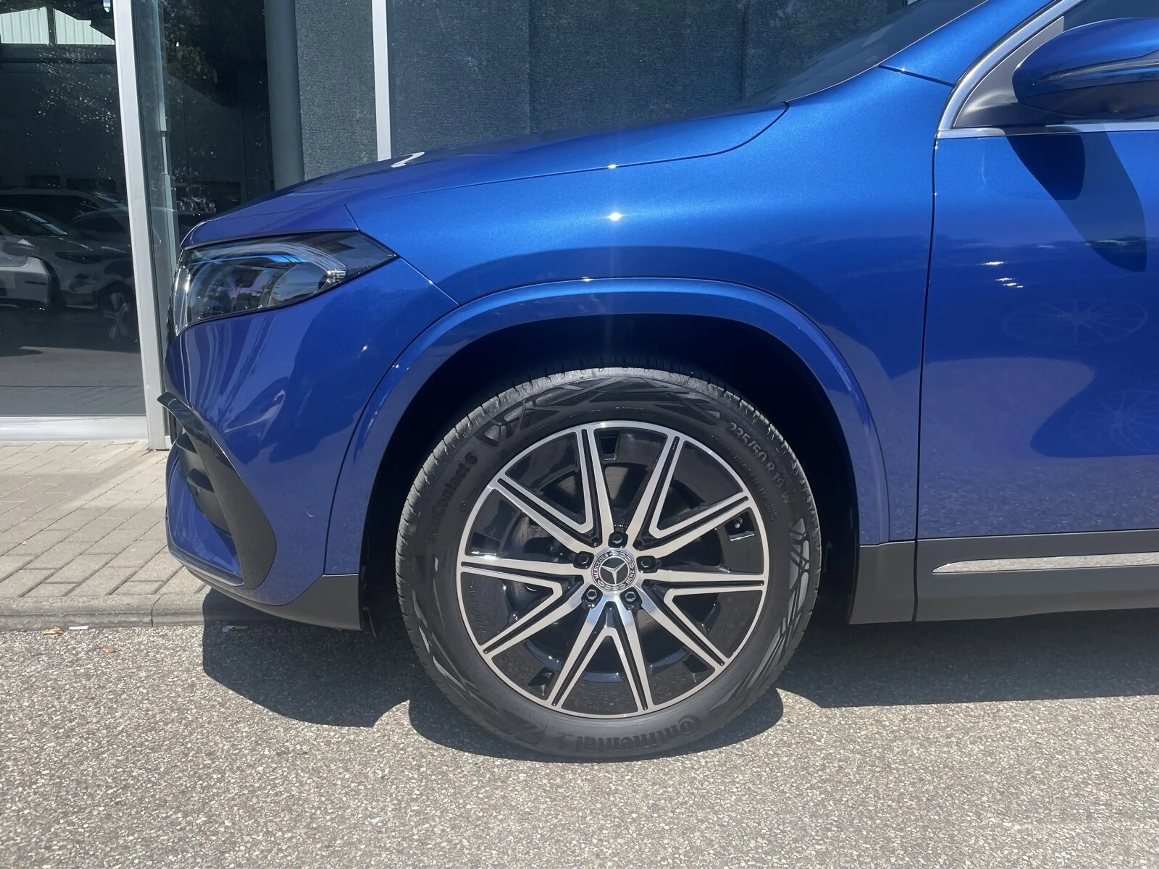 Mercedes-Benz EQA 350 EQA 350 4M AMG *AHK*DISTR*360CAM*LED*TOTWINKEL* — photo 3